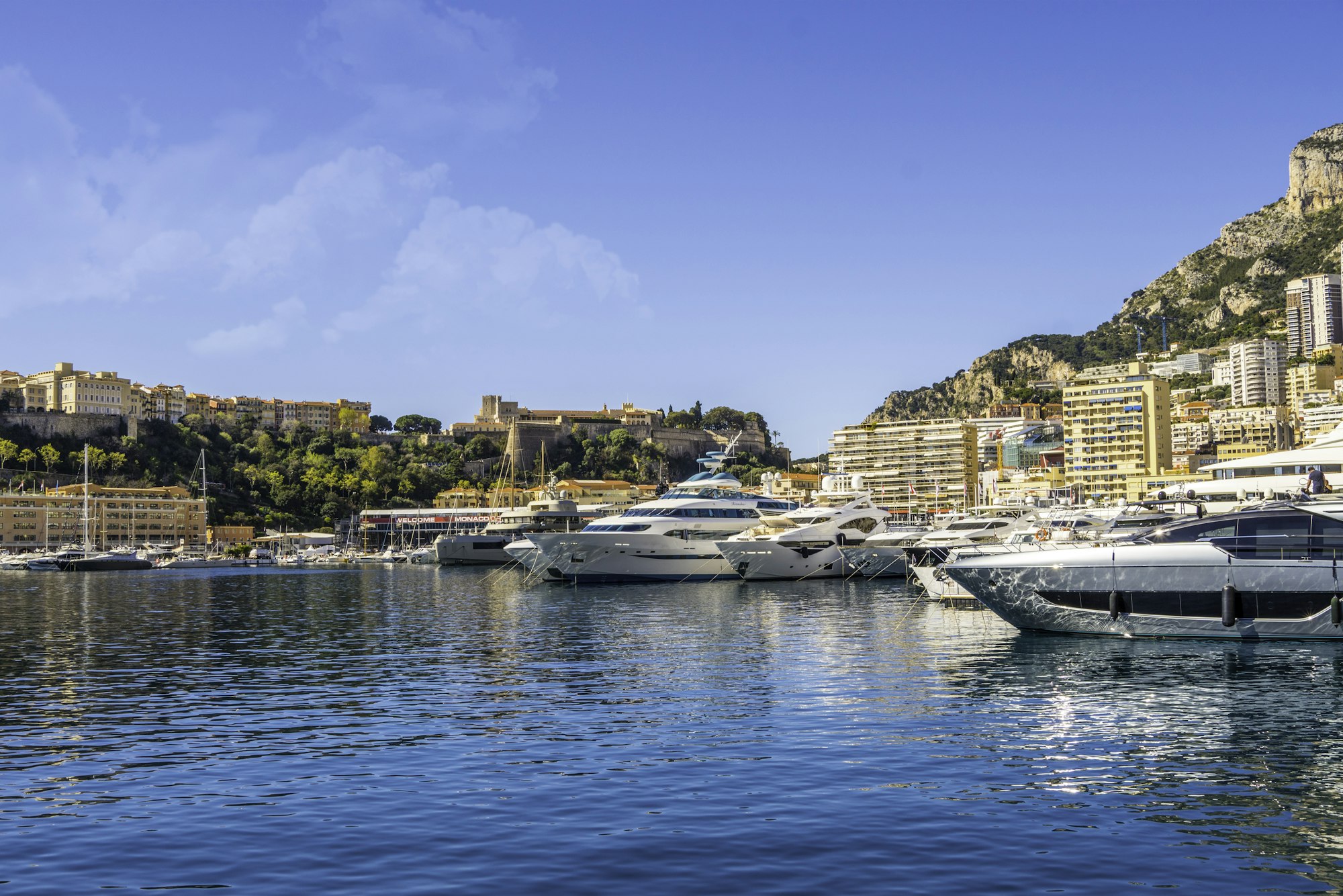 Yachts & Leisure Boats